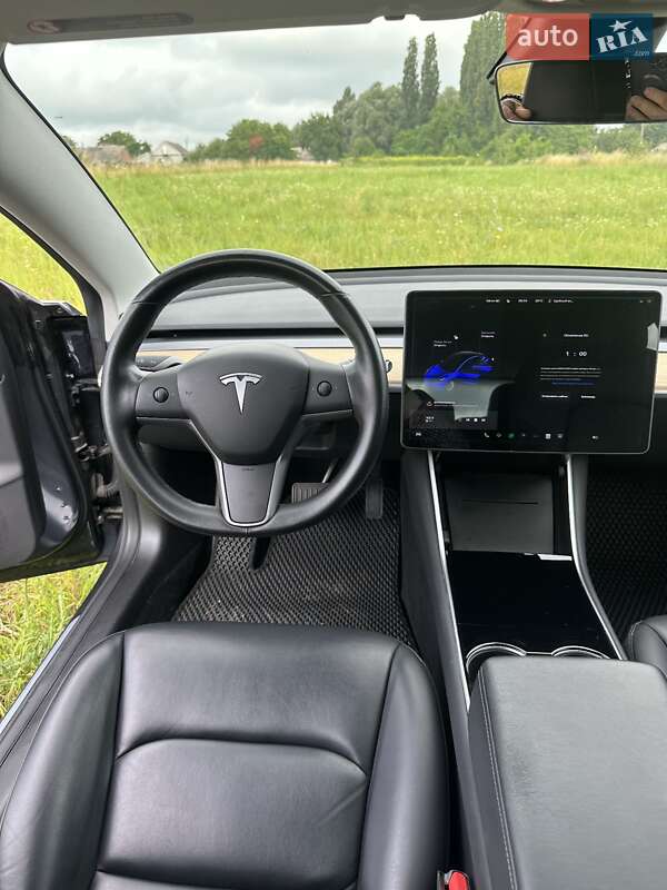 Седан Tesla Model 3 2019 в Києві
