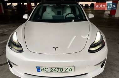 Седан Tesla Model 3 2019 в Львове