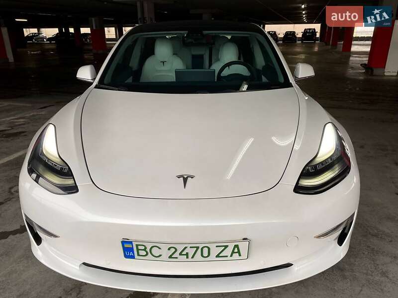 Tesla Model 3 2019
