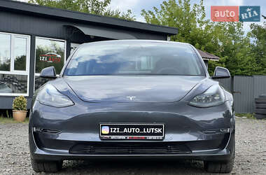 Седан Tesla Model 3 2021 в 