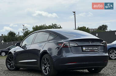 Седан Tesla Model 3 2021 в 