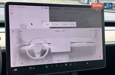 Седан Tesla Model 3 2021 в 