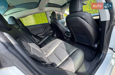 Седан Tesla Model 3 2019 в 