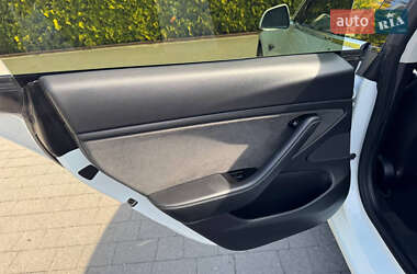 Седан Tesla Model 3 2019 в 
