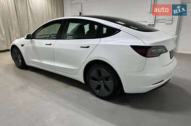 Седан Tesla Model 3 2023 в 