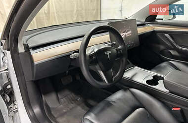 Седан Tesla Model 3 2023 в 