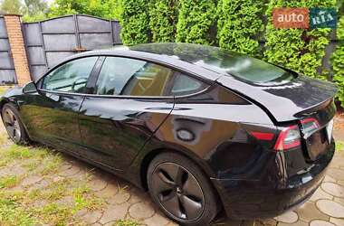 Седан Tesla Model 3 2021 в 