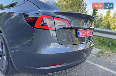 Седан Tesla Model 3 2023 в 