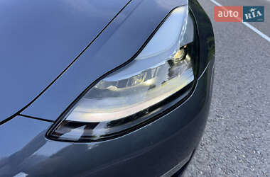 Седан Tesla Model 3 2023 в 