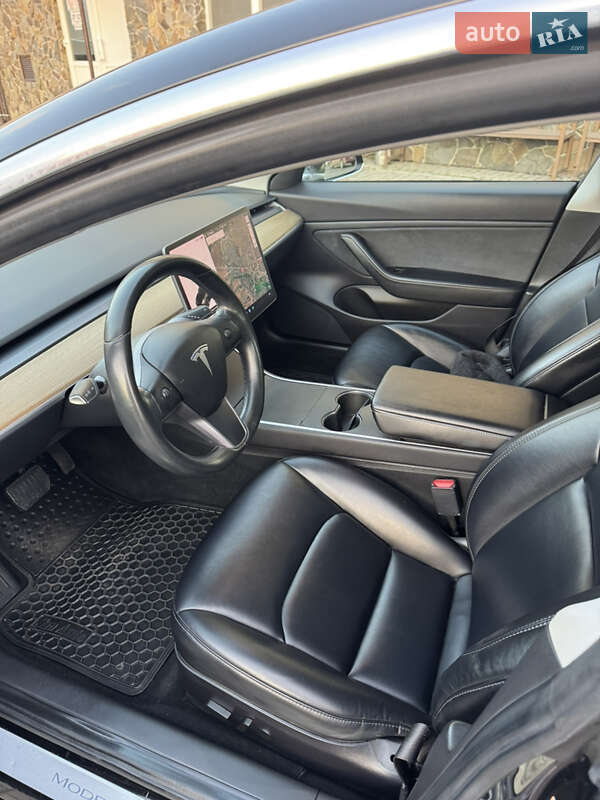 Седан Tesla Model 3 2019 в Владимире