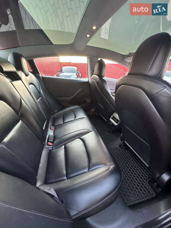 Седан Tesla Model 3 2019 в Владимире