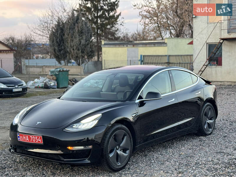 Седан Tesla Model 3 2019 в 