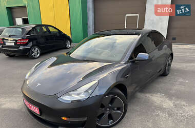 Седан Tesla Model 3 2021 в 