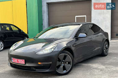 Седан Tesla Model 3 2021 в Володимирі