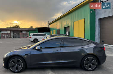 Седан Tesla Model 3 2021 в 