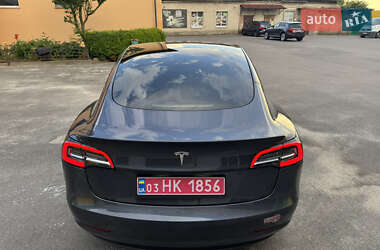 Седан Tesla Model 3 2021 в 