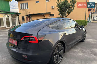 Седан Tesla Model 3 2021 в 