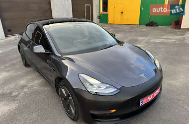 Седан Tesla Model 3 2021 в 