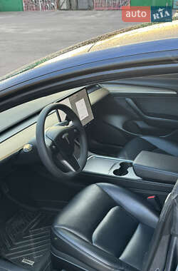 Седан Tesla Model 3 2021 в 