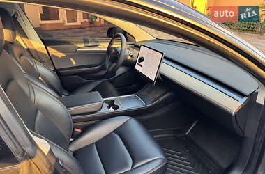 Седан Tesla Model 3 2021 в 