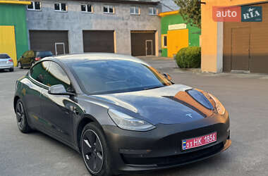 Седан Tesla Model 3 2021 в 