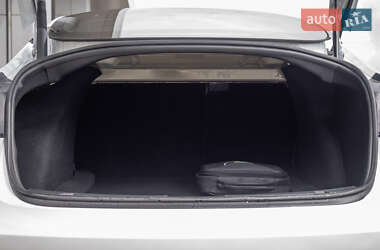 Седан Tesla Model 3 2023 в 