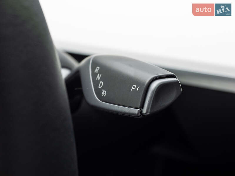 Седан Tesla Model 3 2023 в Киеве