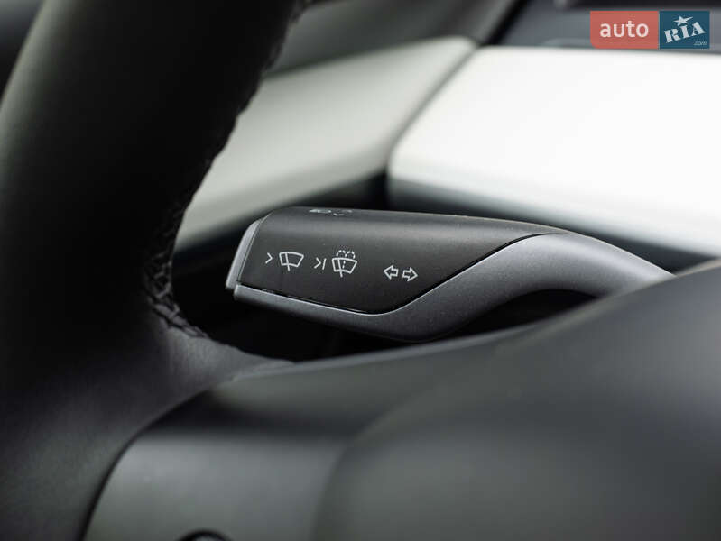 Седан Tesla Model 3 2023 в Киеве