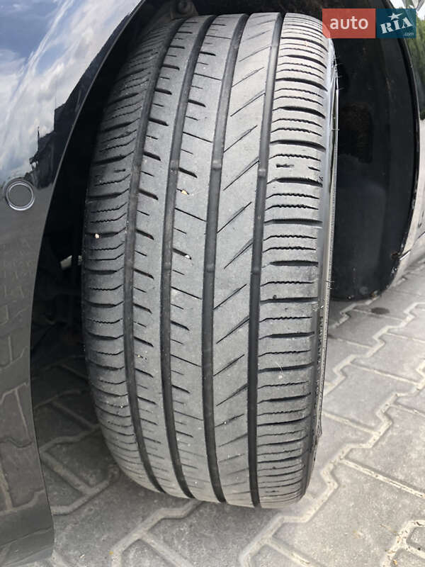 Седан Tesla Model 3 2019 в Києві