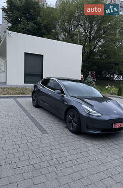 Седан Tesla Model 3 2020 в 