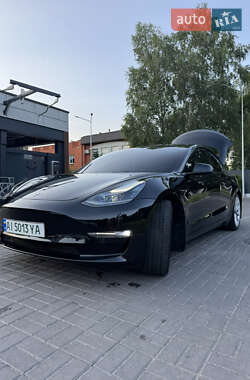 Седан Tesla Model 3 2022 в 