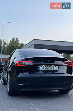 Седан Tesla Model 3 2022 в 