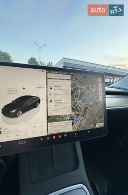 Седан Tesla Model 3 2022 в 