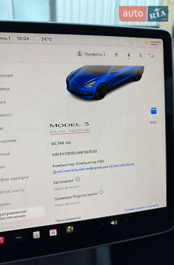 Седан Tesla Model 3 2022 в 