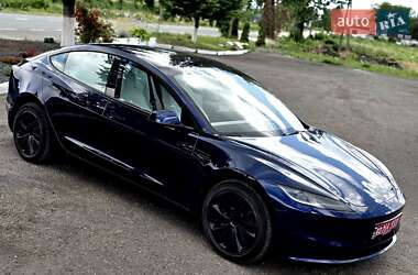 Седан Tesla Model 3 2024 в 