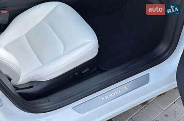 Седан Tesla Model 3 2018 в 
