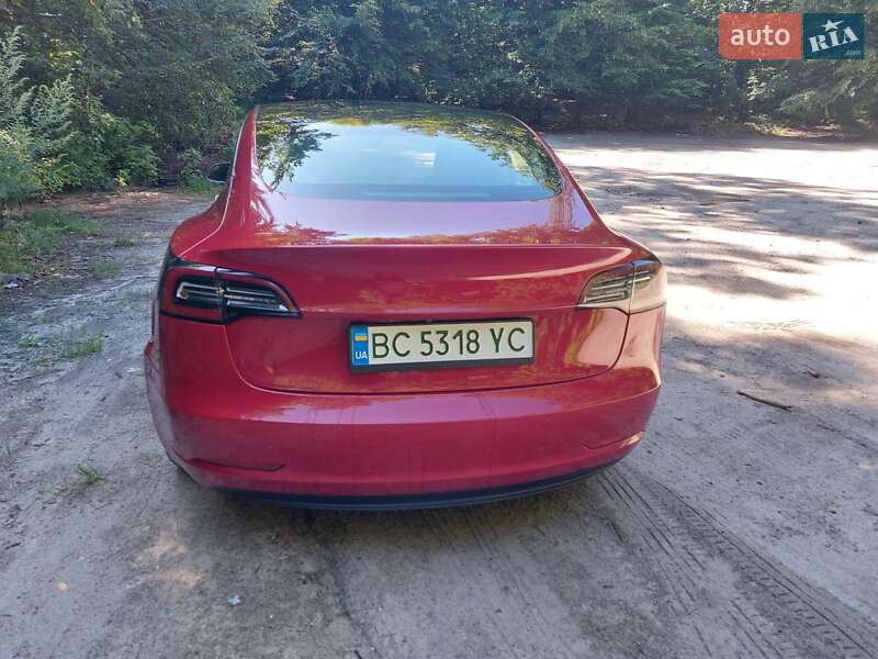 Седан Tesla Model 3 2019 в Львове