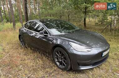 Седан Tesla Model 3 2020 в Києві