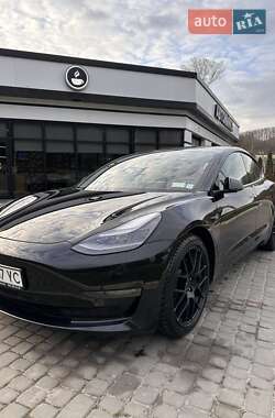 Седан Tesla Model 3 2021 в 