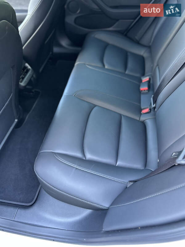 Седан Tesla Model 3 2023 в Новояворовске