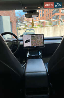 Седан Tesla Model 3 2019 в 