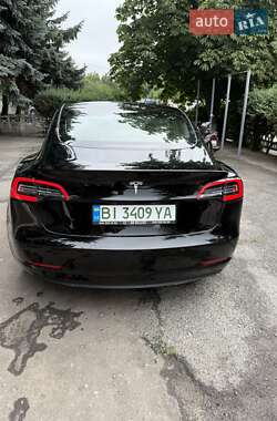 Седан Tesla Model 3 2021 в 