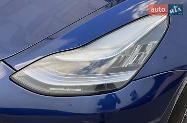 Седан Tesla Model 3 2018 в 