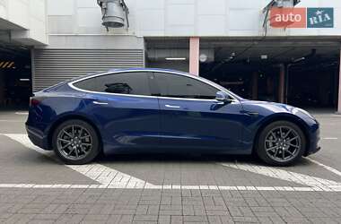 Седан Tesla Model 3 2018 в 