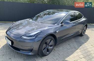 Седан Tesla Model 3 2019 в 