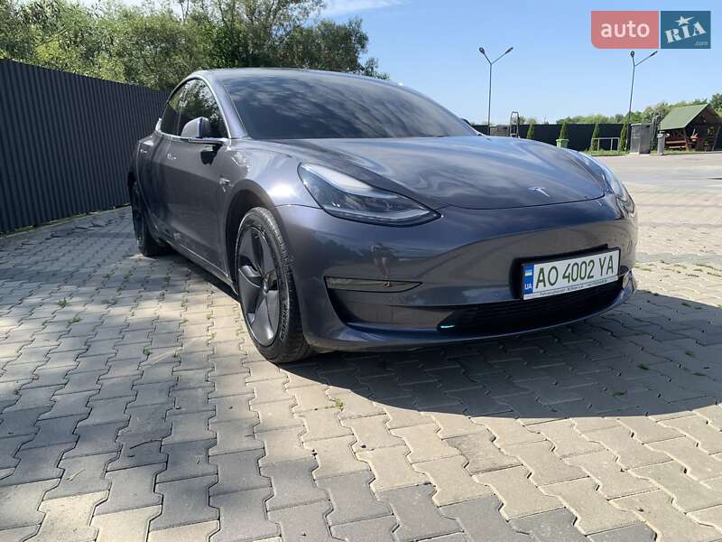 Седан Tesla Model 3 2019 в 