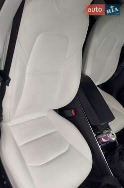 Седан Tesla Model 3 2018 в 