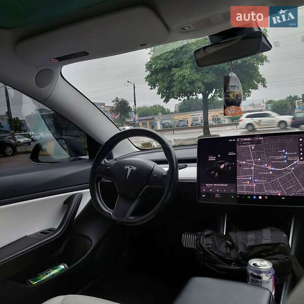 Седан Tesla Model 3 2018 в Житомирі