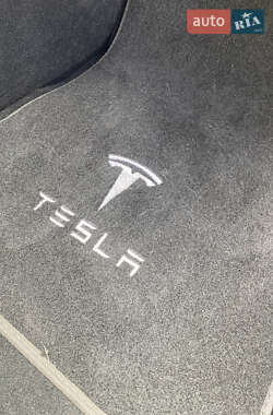 Седан Tesla Model 3 2024 в 