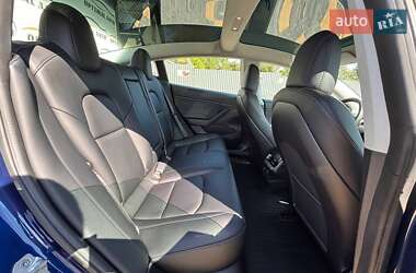 Седан Tesla Model 3 2019 в 